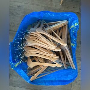 Wooden IKEA hangers (32)